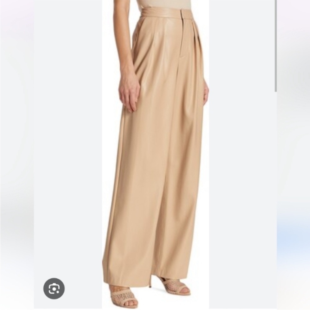 Alice + Olivia Almond Women's pants